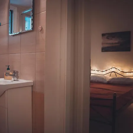 μονοκατοικία στο κέντρο του βόλου-sweet House In The City Center. *
