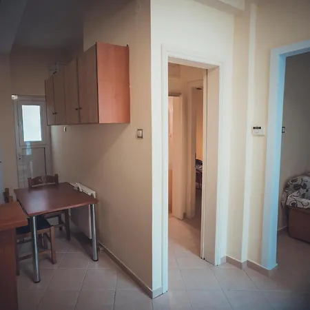 μονοκατοικία στο κέντρο του βόλου-sweet House In The City Center. *