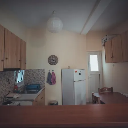 μονοκατοικία στο κέντρο του βόλου-sweet House In The City Center. *