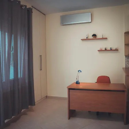 Case de vacanță μονοκατοικία στο κέντρο του βόλου-sweet House In The City Center.